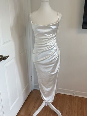 ⭐️NWOT Lovely Day Stretch Satin Side Ruched Dress - size S